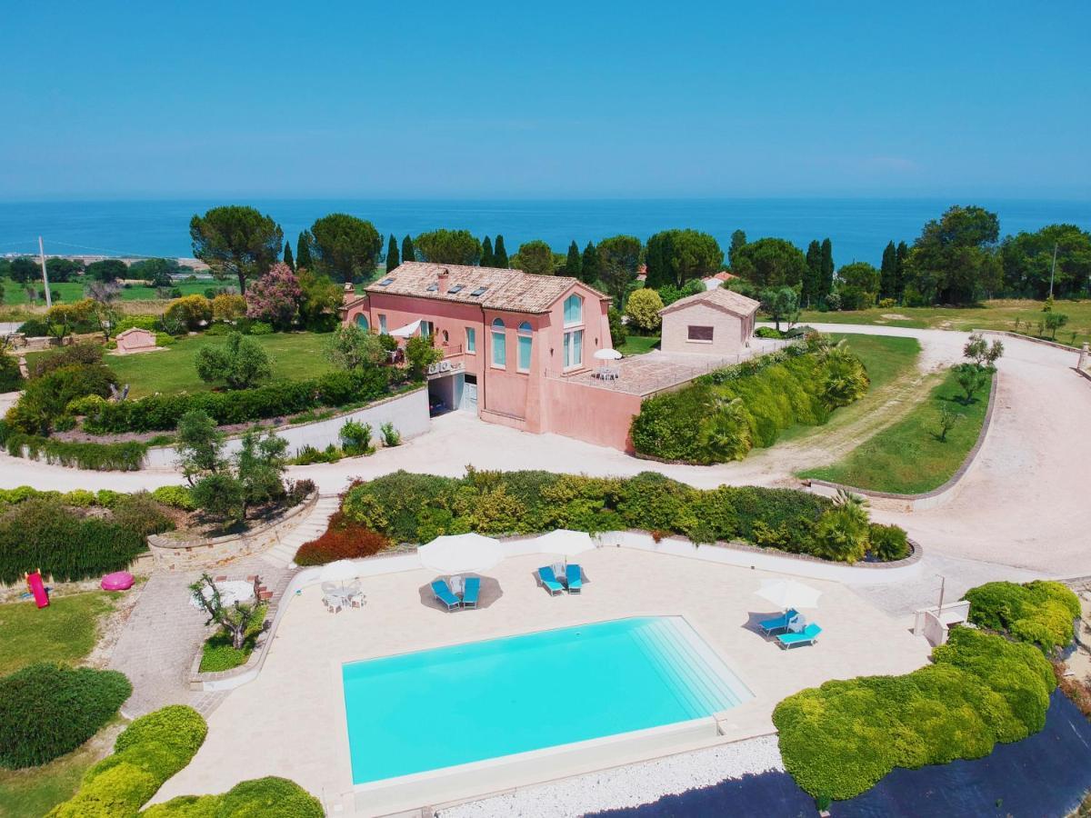 Nontiscordardime B&B Villa Agriturismo 시비타노바 마르셰 외부 사진