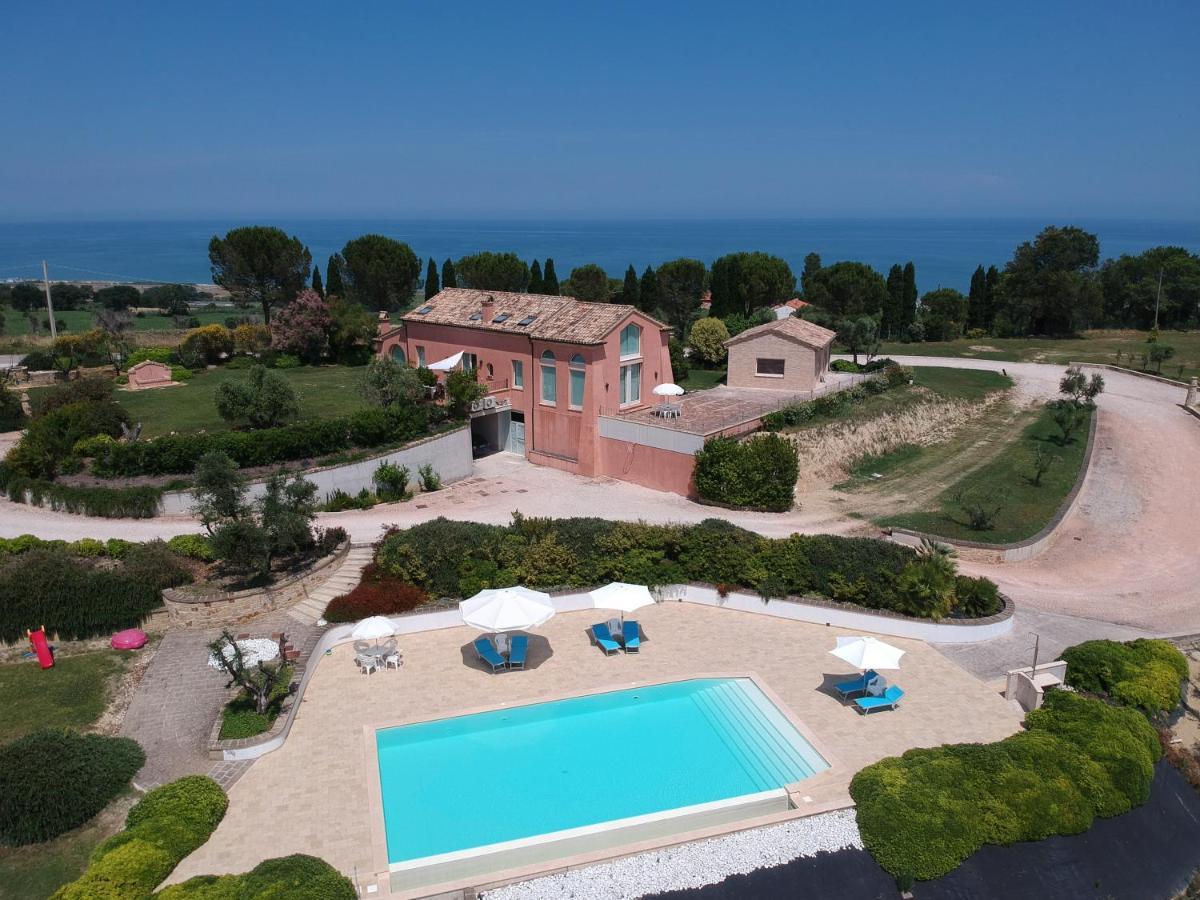 Nontiscordardime B&B Villa Agriturismo 시비타노바 마르셰 외부 사진