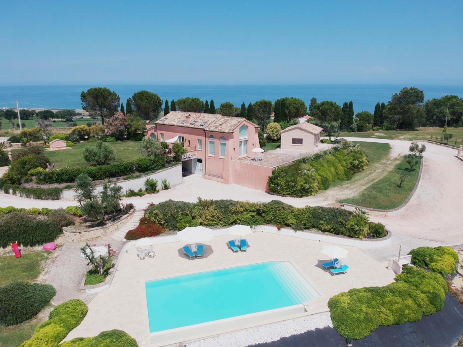 Nontiscordardime B&B Villa Agriturismo 시비타노바 마르셰 외부 사진